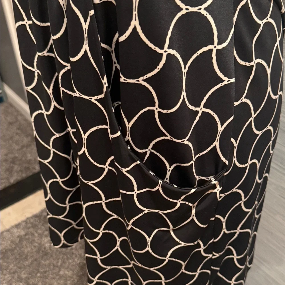 Saint Tropez West Black and White Dress - Picture 3 of 4